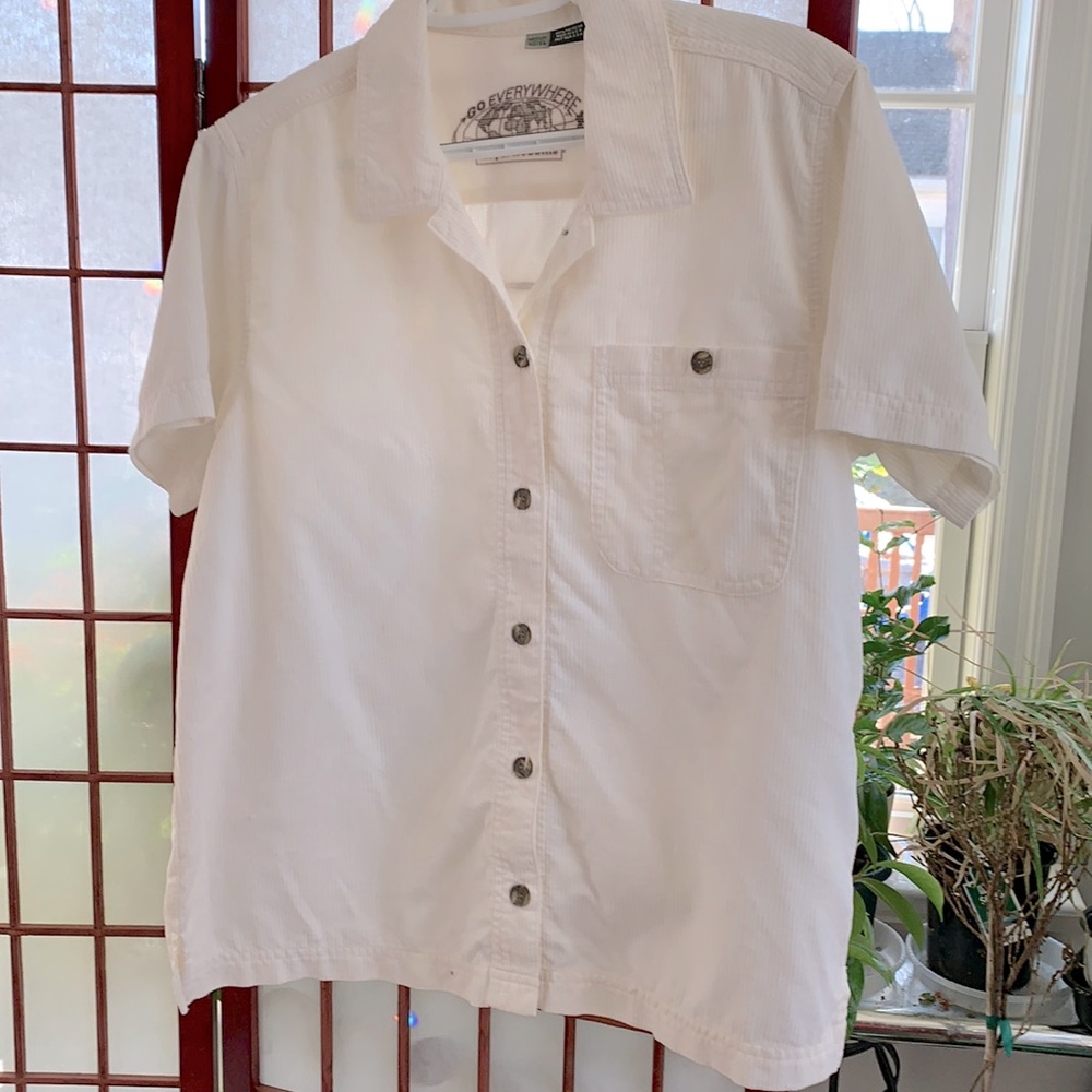 Vintage Royal Robbins travel camp shirt size medium.